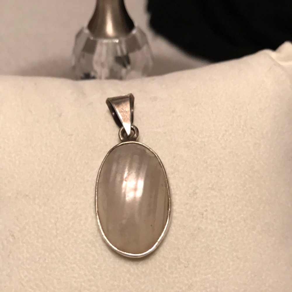 Pretty Mother Pearl Pendant Sterling Silver